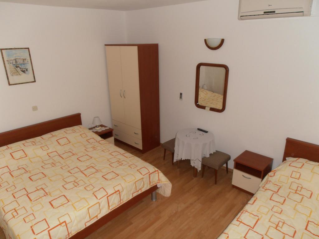 Apartment Perovic Baška Voda Dış mekan fotoğraf